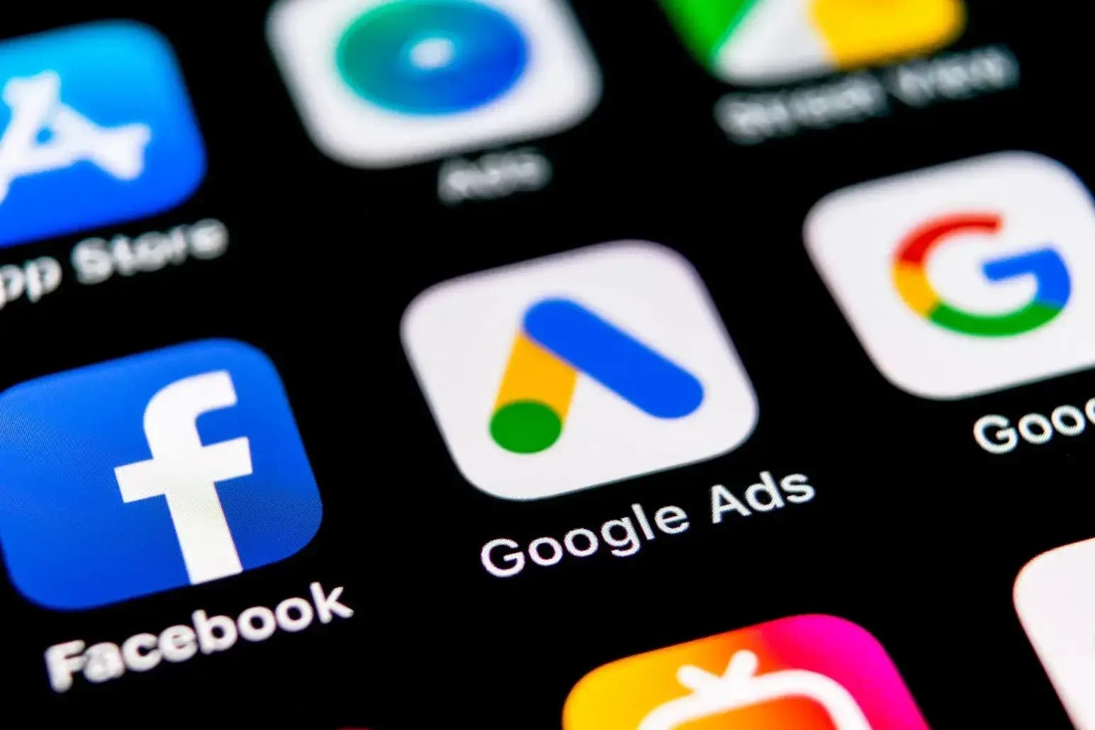 Digital advertising and marketing performance dashboard